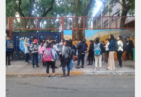 Preocupación por descontrol en el Colegio Nacional Quilmes