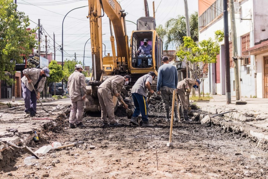 Con 7 frentes de obra, continan trabajos de repavimentacin en Lans Oeste