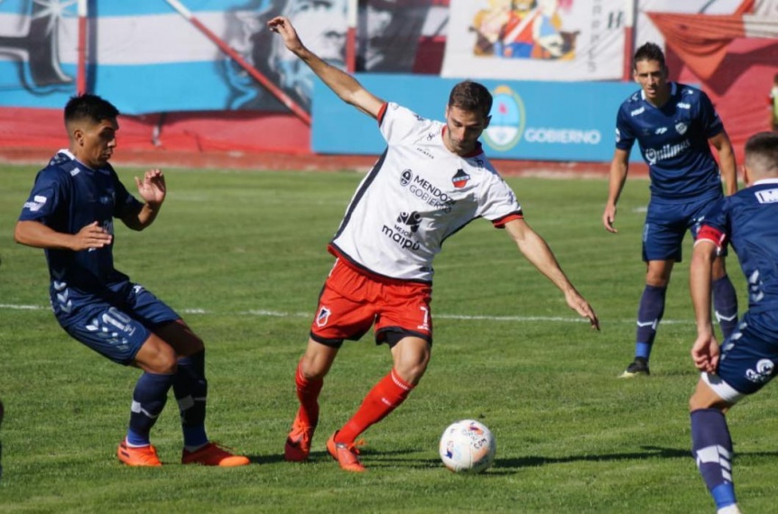 El Cervecero durmi en dos pelotas areas y perdi con Deportivo Maip