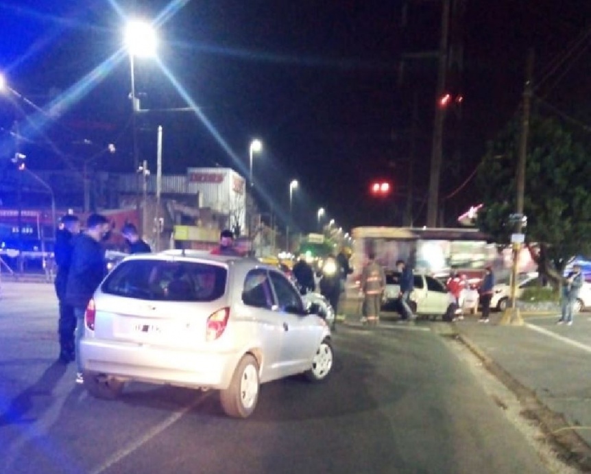 Choque mltiple en la transitada interseccin de 12 de Octubre y avenida La Plata