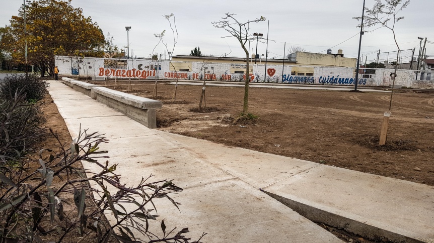 Berazategui: Avanza la remodelacin de la plaza Los Manzanos