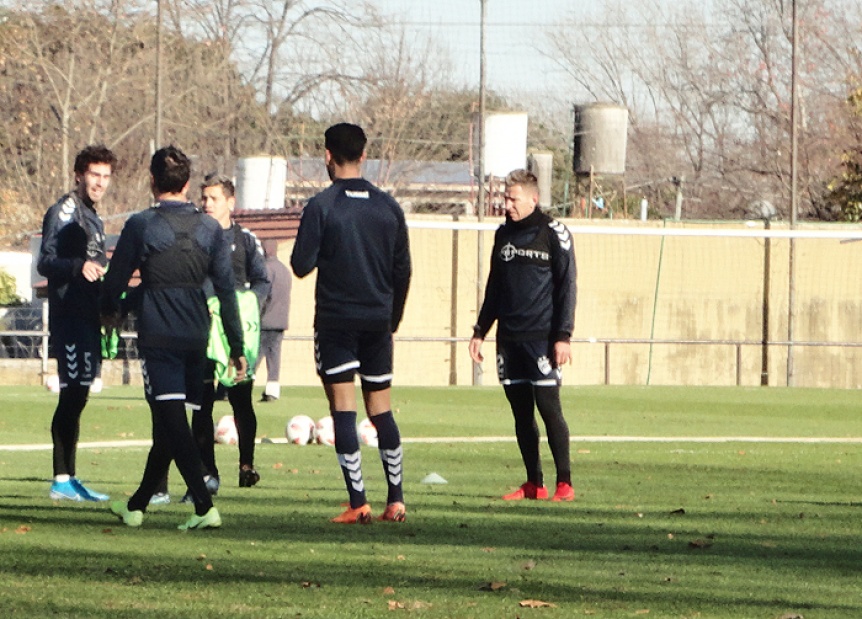 QAC: El plantel hizo trabajos tcnicos y recuper a tres jugadores para el domingo