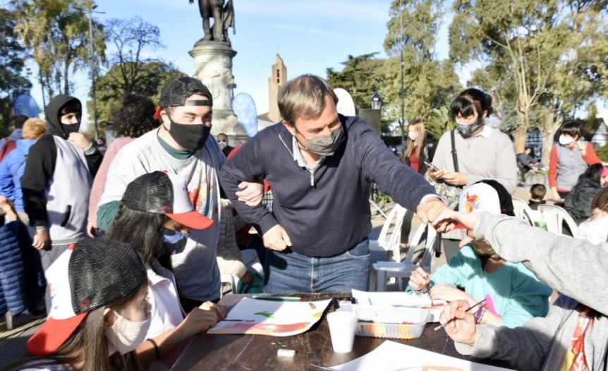 Cascallares particip de una jornada cultural inclusiva junto a vecinos de Alte. Brown