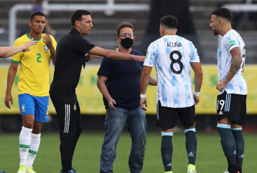 Argentina - Brasil suspendido a los 6 minutos por el ingreso de autoridades sanitarias