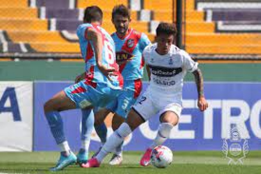 Gimnasia venci a Arsenal y mantiene su racha positiva