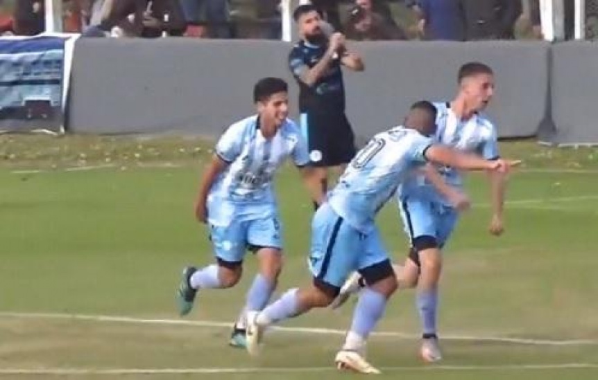 Argentino de Quilmes goleó en la barranca a Defensores Unidos