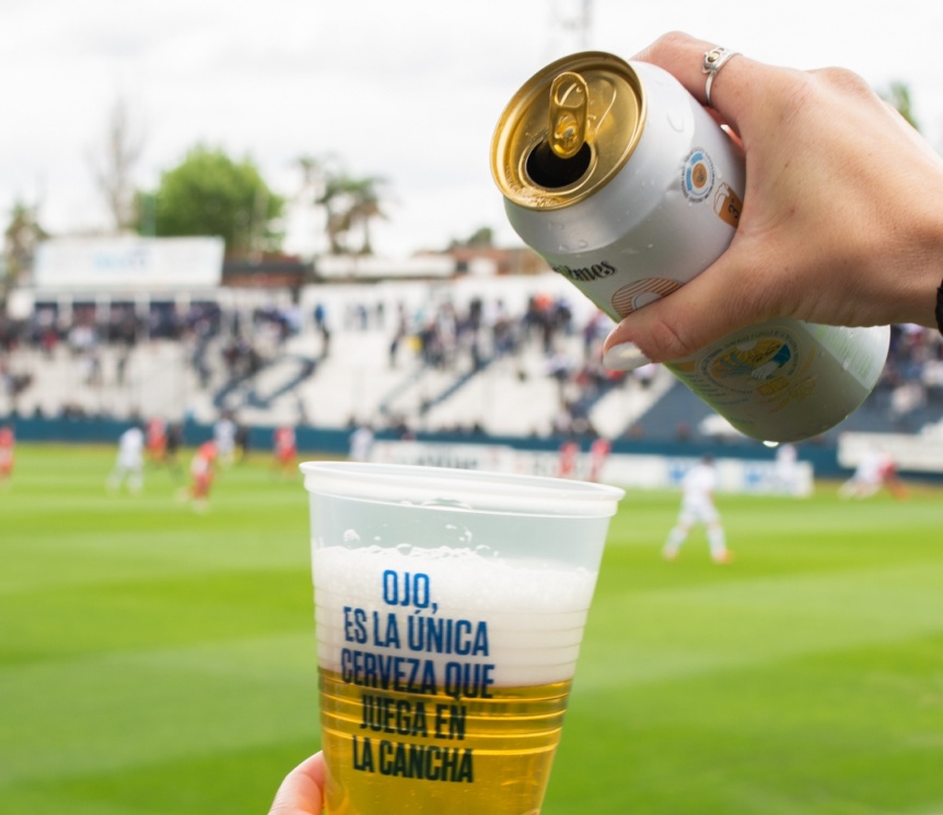 Vuelve la cerveza a los estadios del ftbol argentino