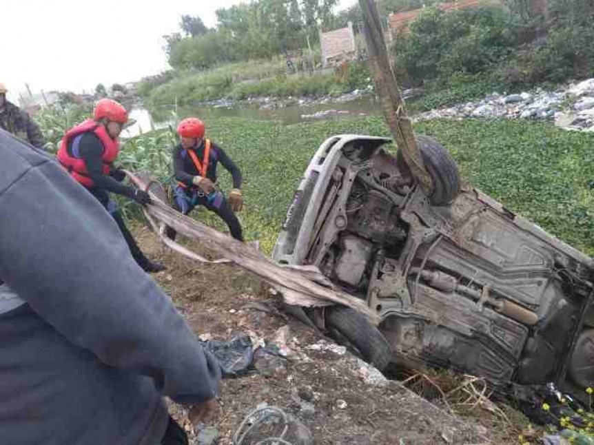 Encontraron un auto en el arroyo Las Piedras y nadie sabe de dnde sali