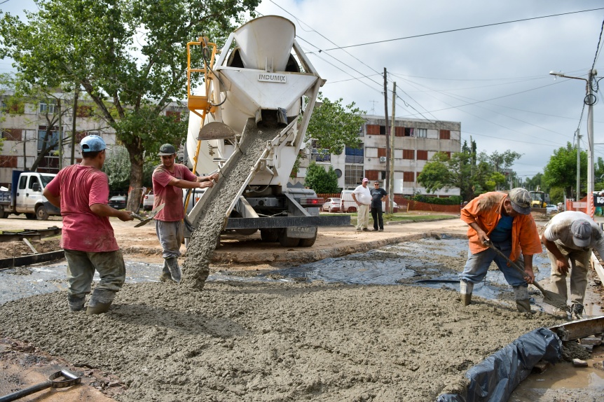 La gestin Watson garantiz la continuidad de la obra de pavimentos en barrio El Parque