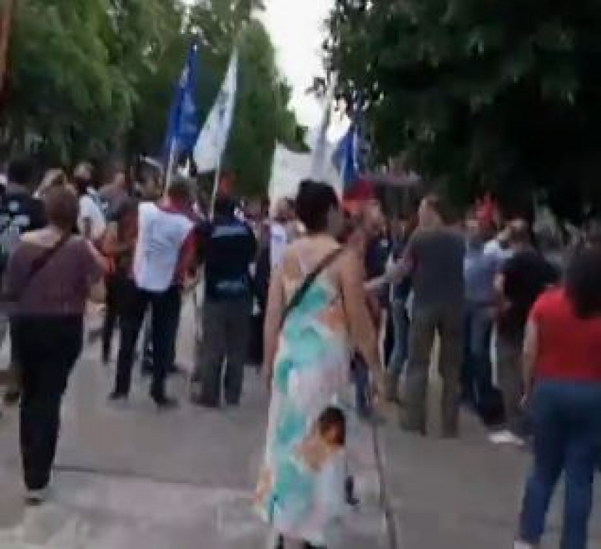 Marcha de trabajadores de la Universidad de Quilmes contra el ajuste presupuestario