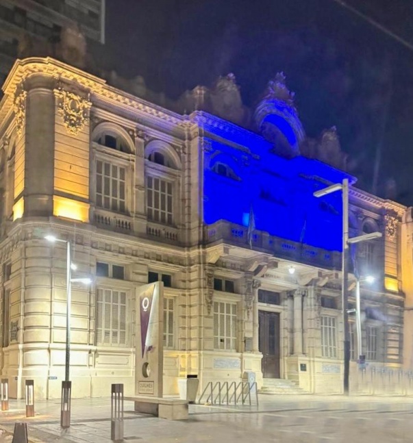 La Casa de la Cultura de Quilmes se ilumin de azul en el Da de Concientizacin sobre el Autismo