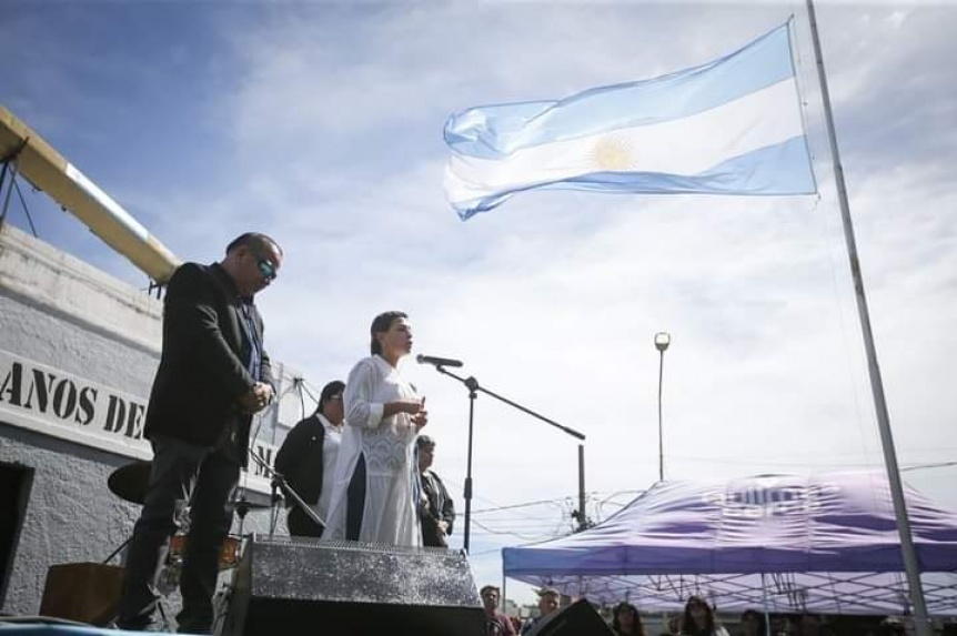 Mayra Mendoza en el acto por el Da de Veterano y los Cados en la Guerra de Malvinas