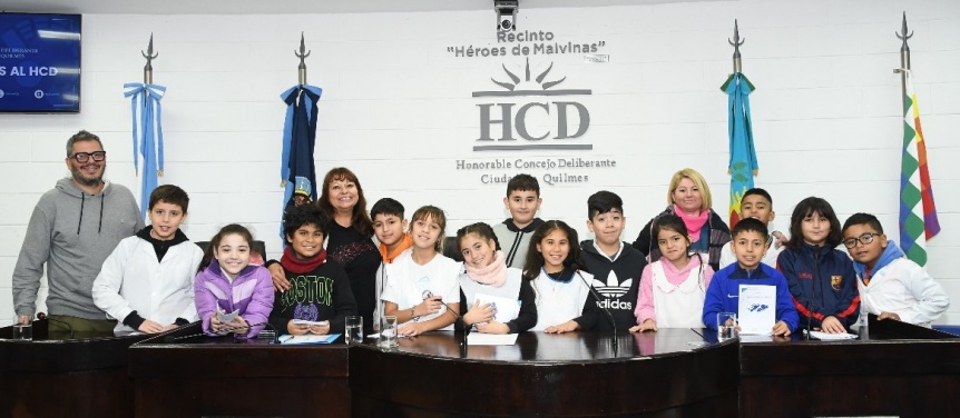 Quilmes: Estudiantes al HCD junto al Nazareth y a la Escuela Primaria N 36 