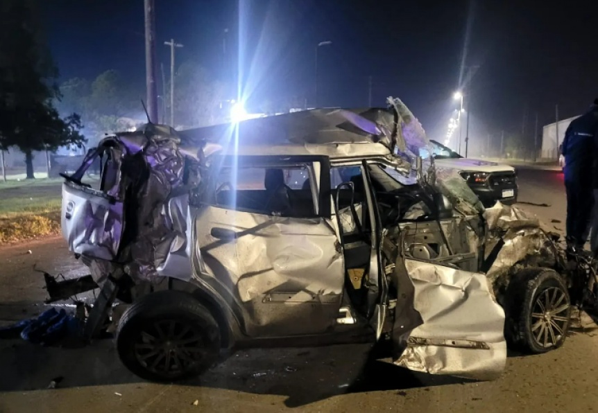 Un automovilista muri tras un impactante choque con un camin estacionado