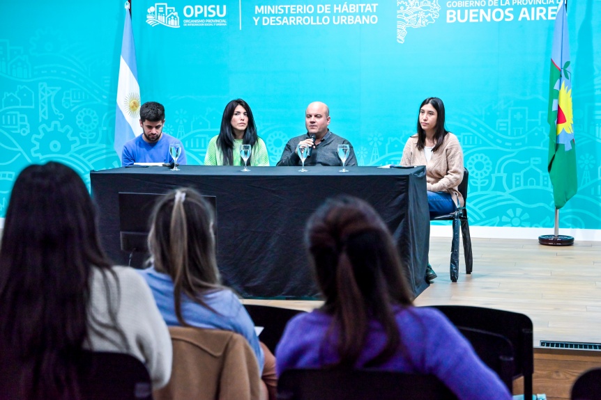 Se licit el completamiento de la red cloacal y de agua del barrio Compal