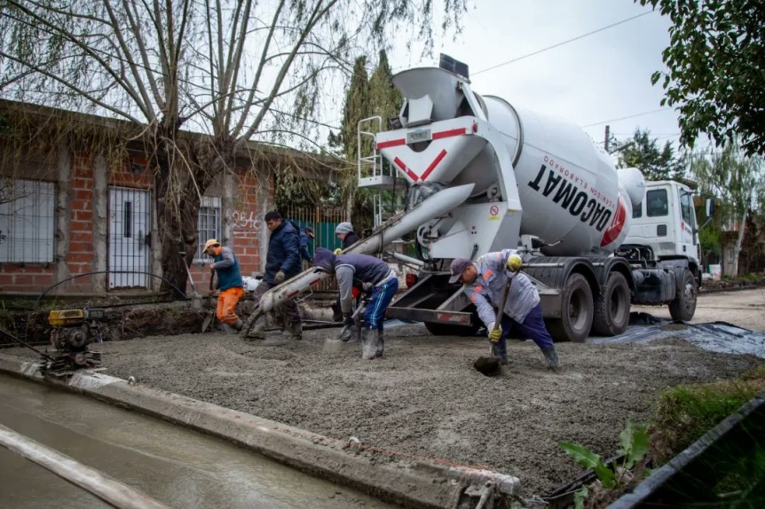 El Municipio avanza con la pavimentacin, bacheo y colocacin de carpeta asfltica en barrios de Quilmes