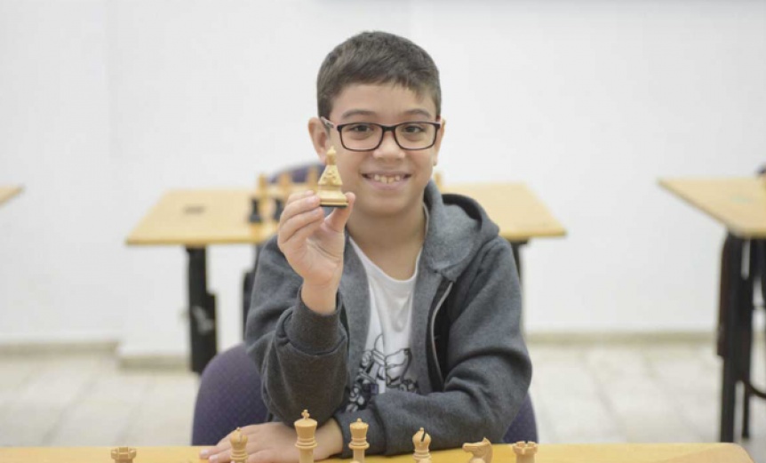Milei felicit al nio argentino que es el maestro internacional de ajedrez ms joven de la historia