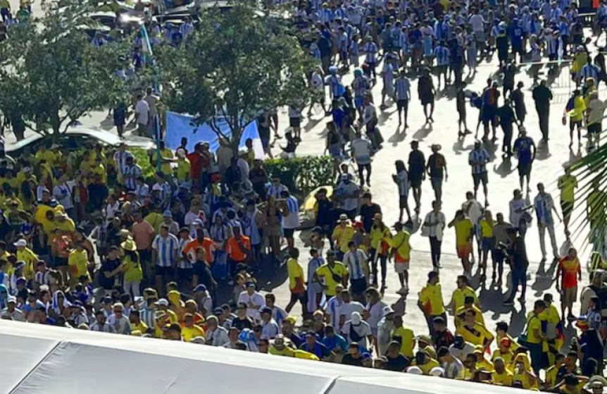 Incidentes en la previa de la final: Hinchas colombianos intentaron ingresar al estadio por la fuerza