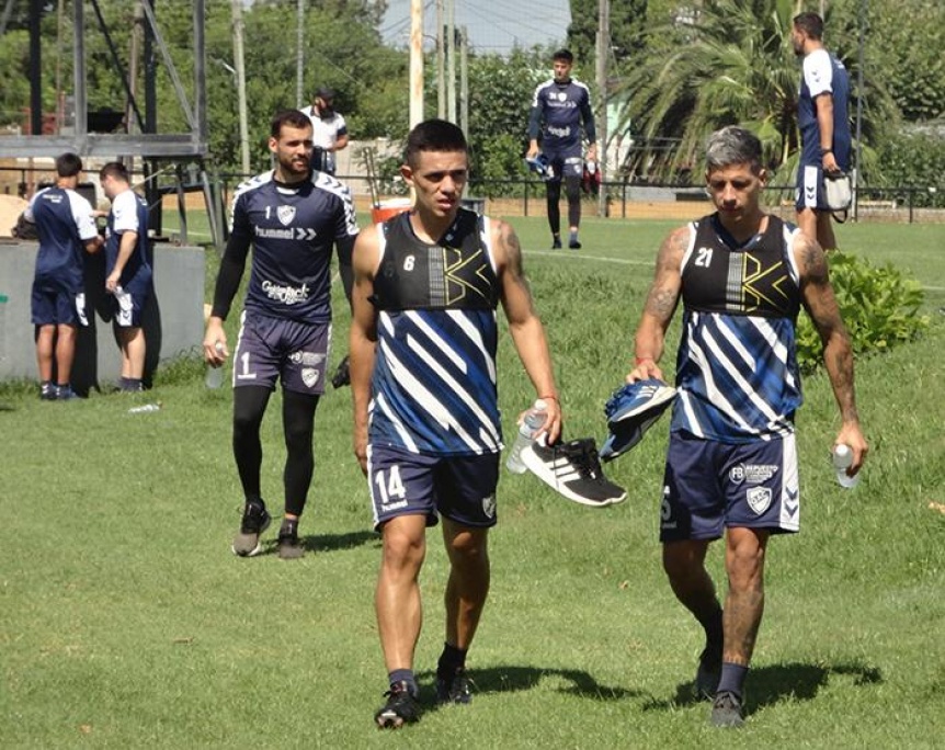 El plantel retorna al trabajo tras la goleada y espera por el escolta