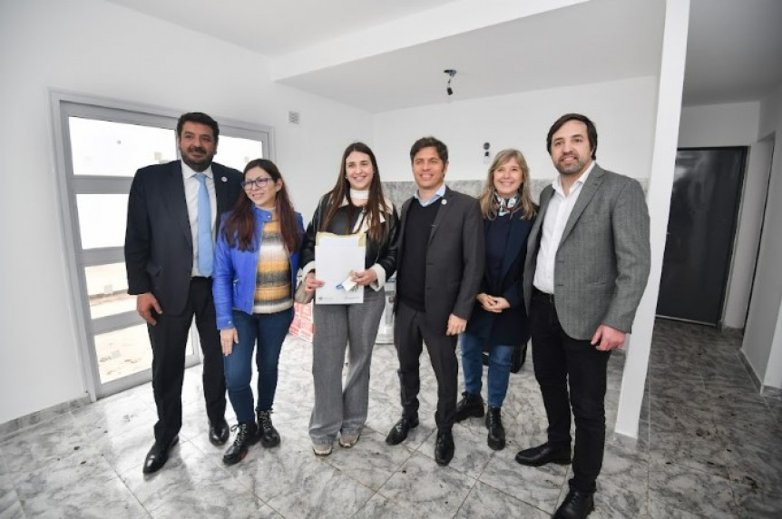 Kicillof entreg viviendas e inaugur un centro de salud en el barrio Santa Teresita