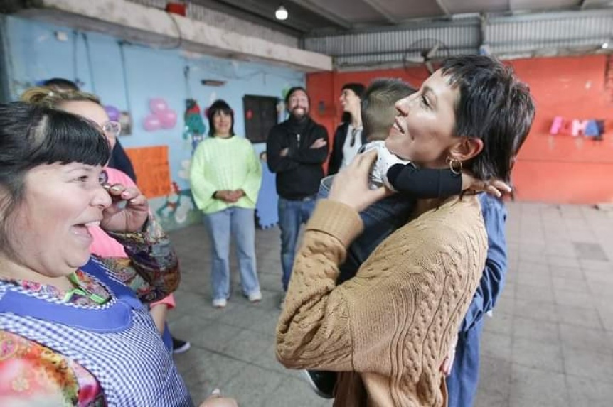 Mayra Mendoza ratific el acompaamiento del Municipio a la Casa del Nio de AUMA