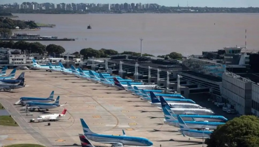 Los controladores areos levantaron sus medidas de fuerza pero no los pilotos, que paran el viernes