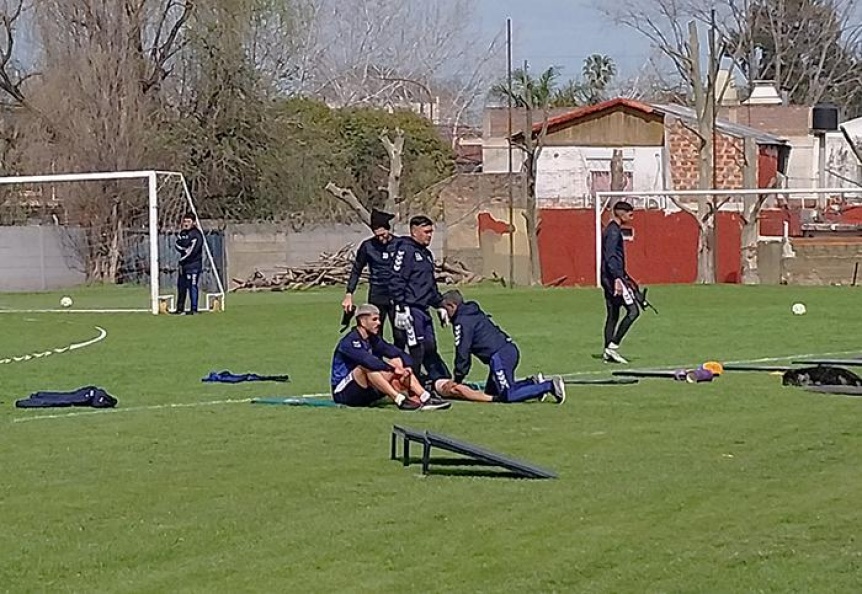 Trabajos tcnicos en el anexo con Kalinski a la par y pistas del equipo