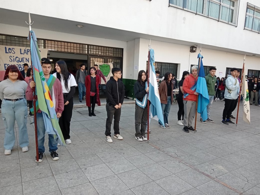 Jornada por la Memoria en la ES N 15 de Quilmes conmemorando la Noche de los Lpices