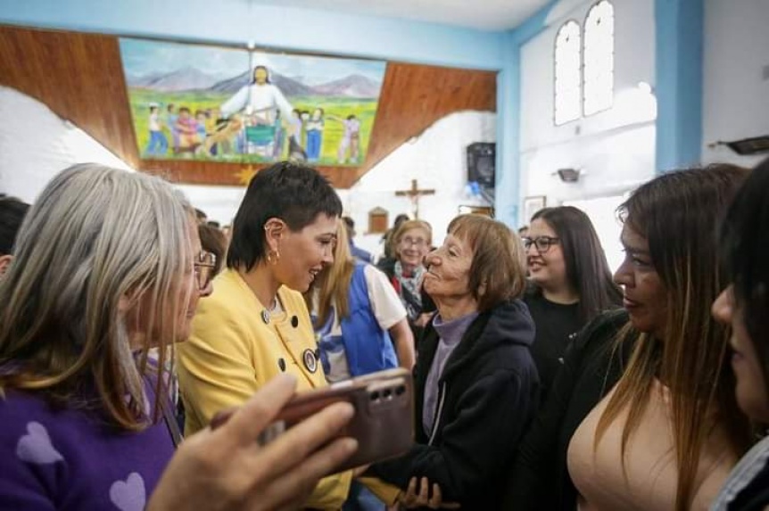 Mayra Mendoza particip del encuentro religioso por el 73 aniversario del barrio La Paz