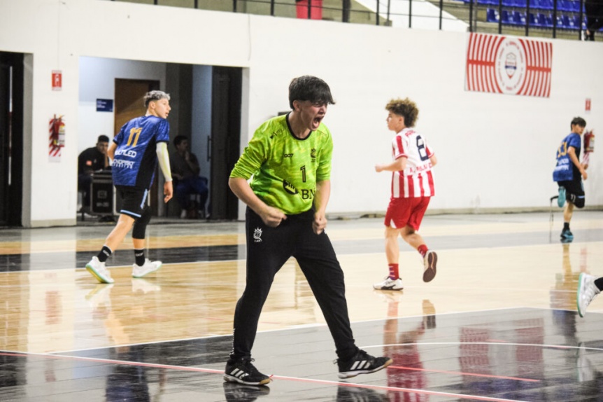 Gran actuacin de la seleccin juvenil de Handball nacional en Paraguay