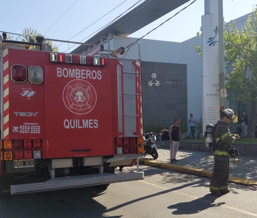 Sanatorio Trinidad Quilmes: Susto por el principio de incendio en un equipo de refrigeracin