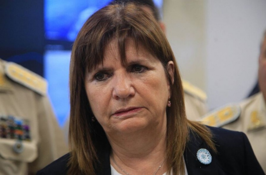 Patricia Bullrich choc con una moto cuando se diriga a Aeroparque