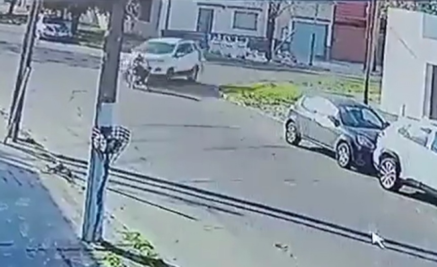 VIDEO | Contina la bsqueda de la automovilista que atropell a un hombre en silla de ruedas