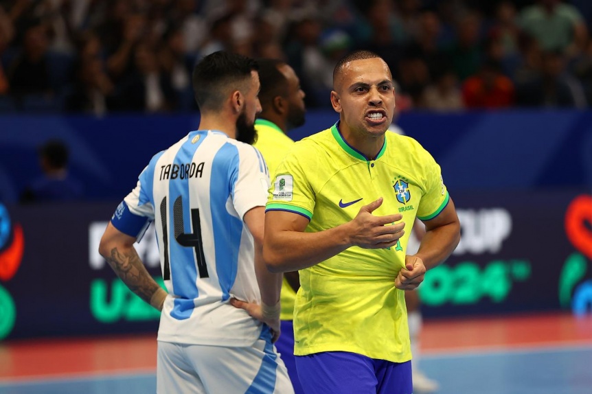 Argentina perdi 2-1 ante Brasil y se qued con el subcampeonato