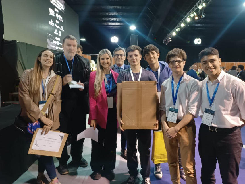 Estudiantes platenses ganaron el Premio a la Innovacin Tecnolgica 2024 con una locomotora solar