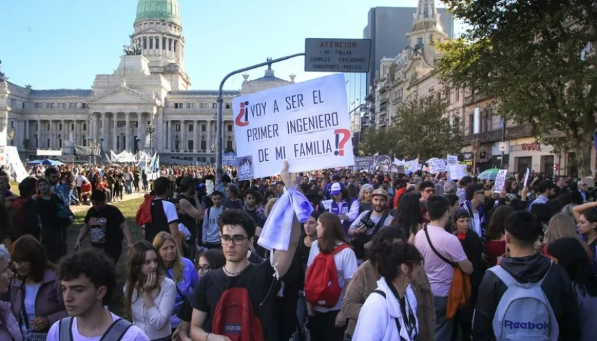 Paran los gremios universitarios y se multiplican las tomas de facultades