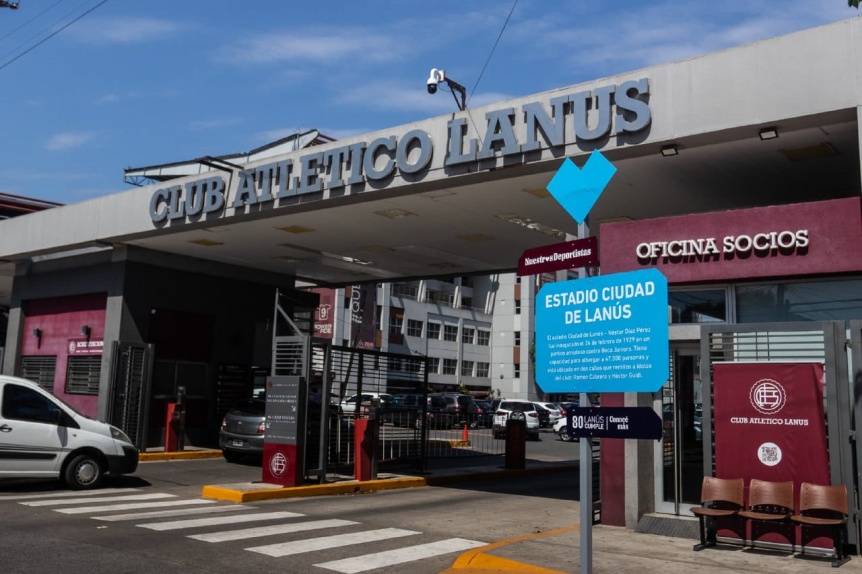 Recorrido en el Circuito Histrico y Turstico por los 80 aos de Lans