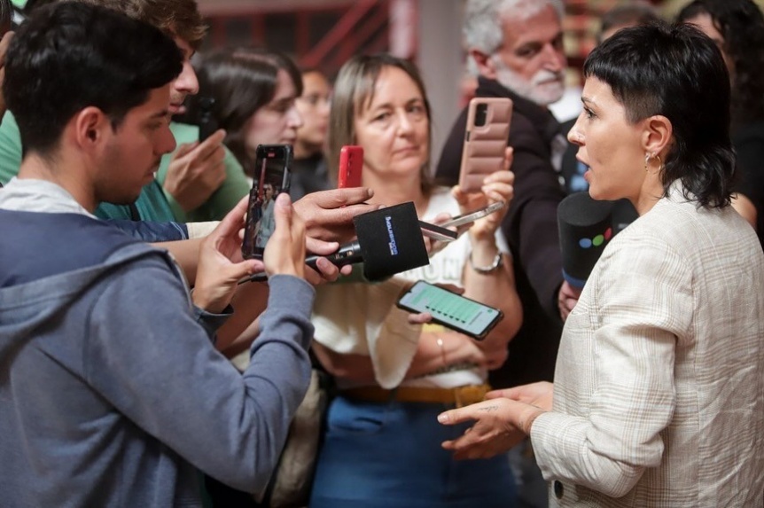 VIDEO | Mayra Mendoza respald a estudiantes de la UNQ luego de las agresiones recibidas