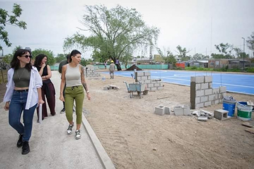 Mayra Mendoza recorri la puesta en valor del espacio pblico en el barrio Sayonara