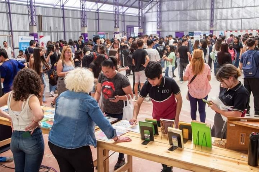 Miles de estudiantes en la ltima jornada de la Expo Quilmes Educa 2024 en San Francisco Solano