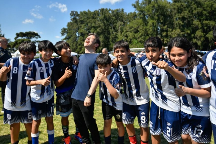 Kicillof firm un convenio con Critas para la realizacin de la Copa Mugica