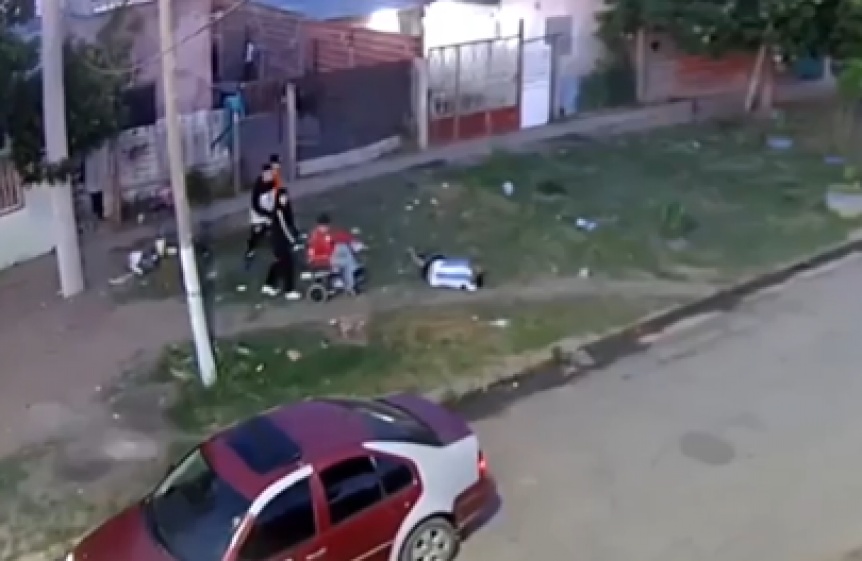 VIDEO | Hombre en silla de ruedas mat a un joven tras discusin en Moreno