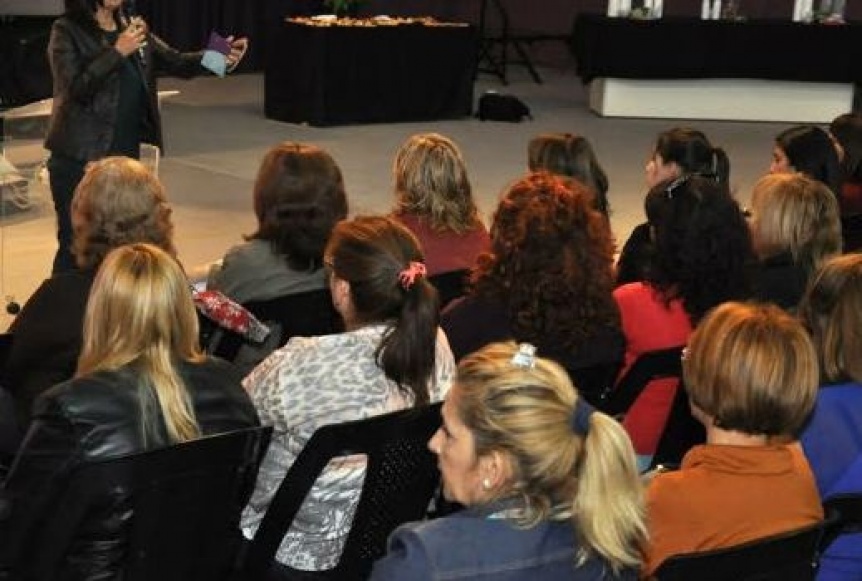 Brindan en Quilmes un taller para mujeres emprendedoras sobre oratoria e imagen fotogrfica