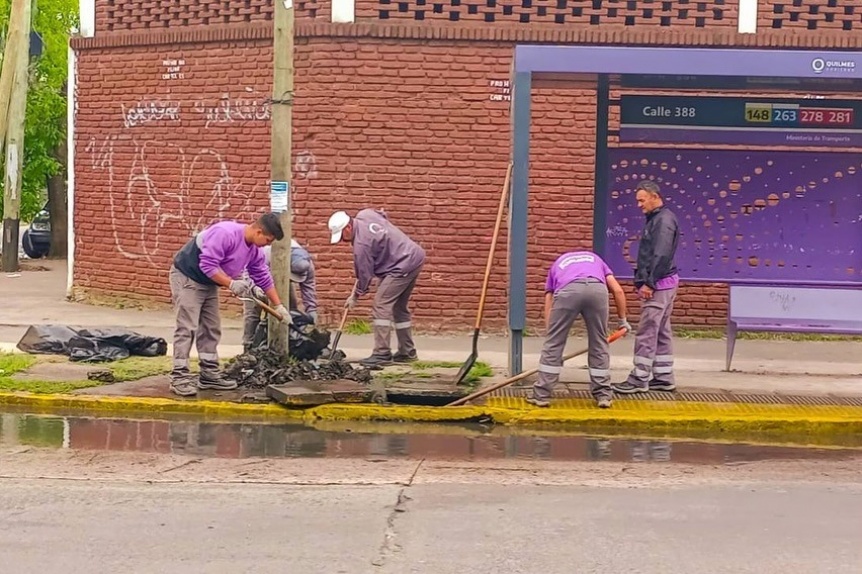 Mayra Mendoza supervis el funcionamiento de una estacin de bombeo del Arroyo Las Piedras