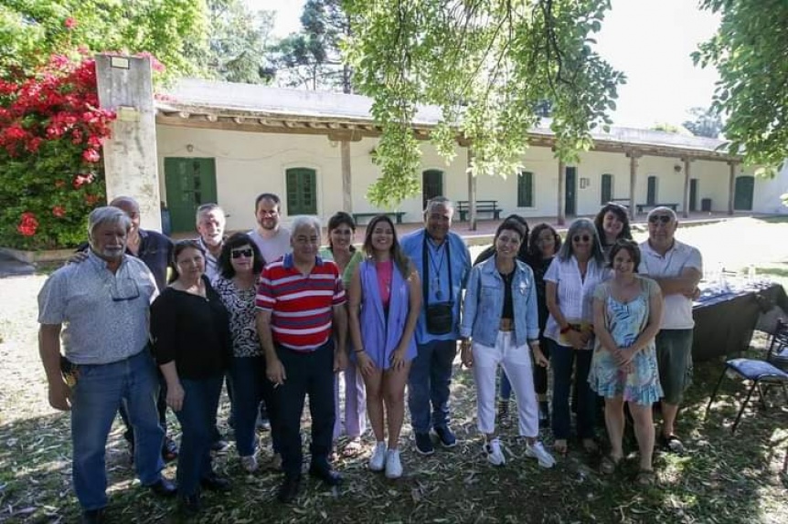 Mayra Mendoza visit la casa histrica de Santa Coloma y comparti con sus autoridades