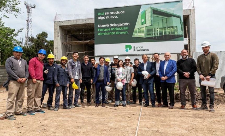 Kicillof y Cascallares recorrieron obras de un BAPRO en el Parque Industrial de Burzaco