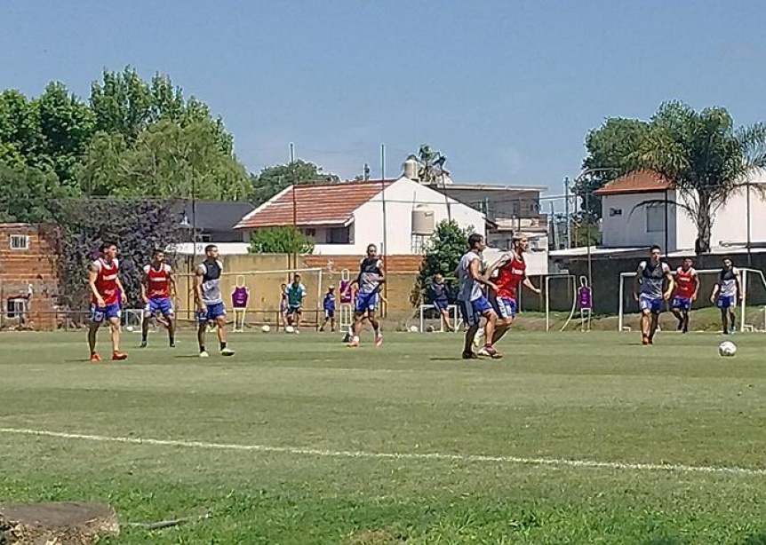 Tareas tcnicas en el anexo donde Rondina prob el equipo para el domingo