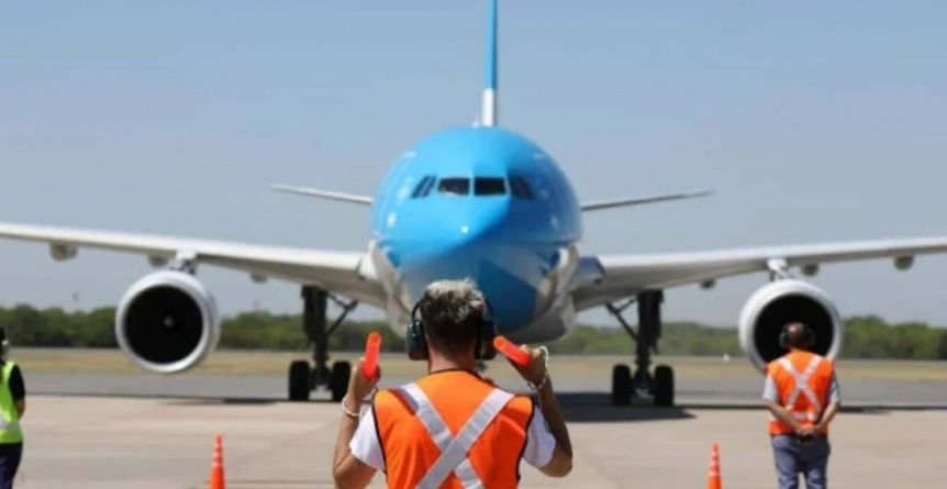 Aerolneas Argentinas y los gremios aeronuticos firmaron un preacuerdo