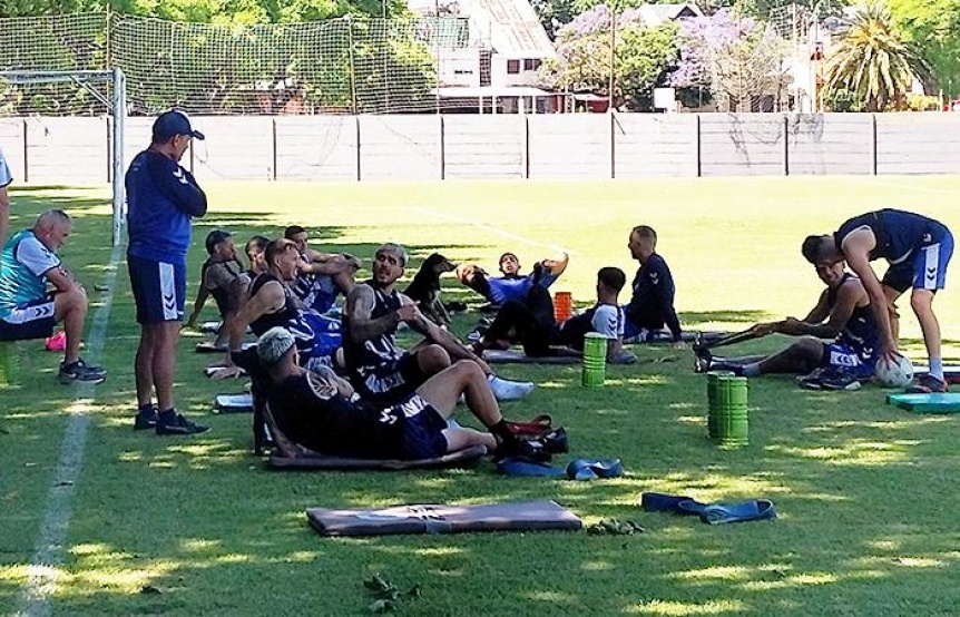 El Cervecero hizo tareas tcticas y hubo pistas del equipo titular