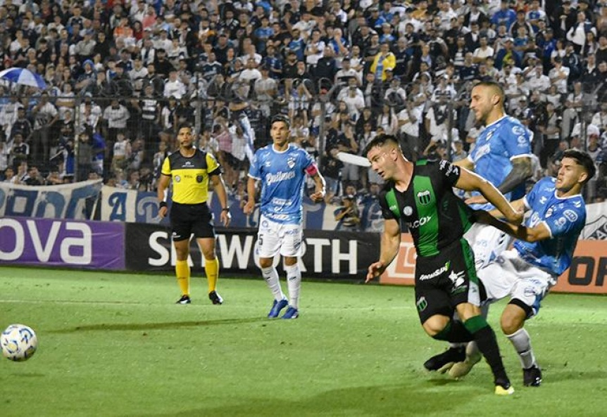 Quilmes va por un triunfo en Mataderos buscando la semifinal